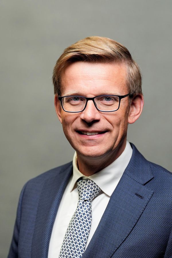 Exministr Kupka překvapil fanoušky a dost možná i Schillerovou: Ozval se z večerního koupání v méně známém toku - fotka 1/1