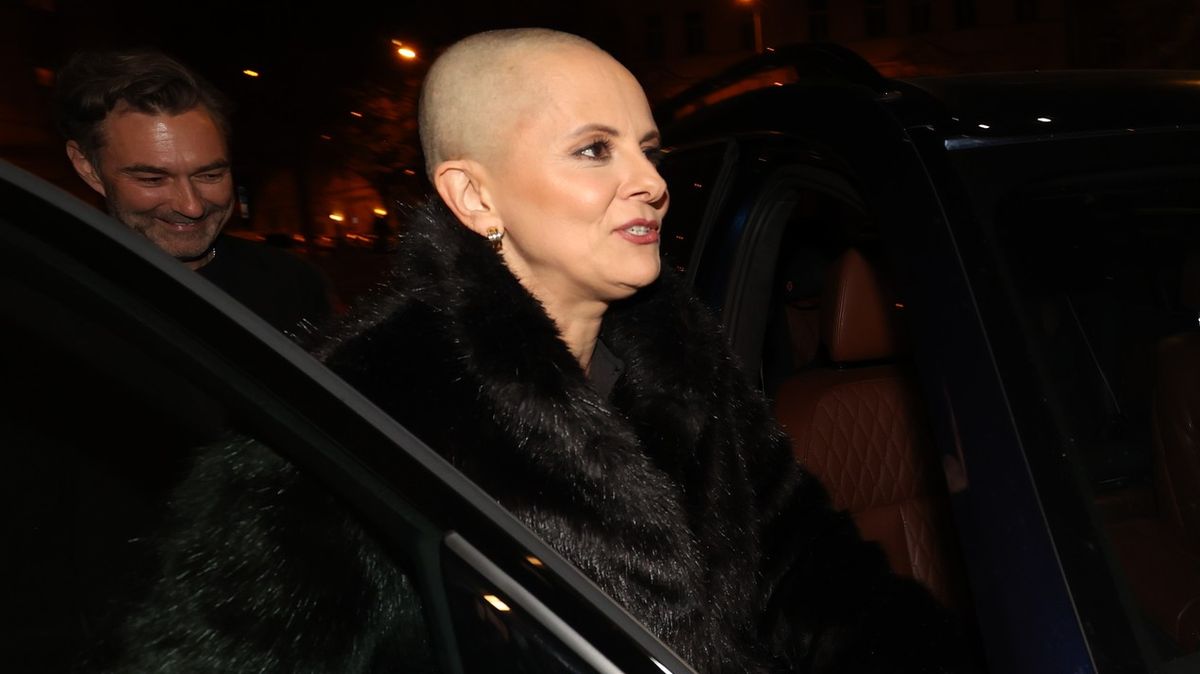 Statečně bojuje s nádorem na mozku i náročnou léčbou: Laďka Něrgešová poprvé vyrazila na večírek s kolegy