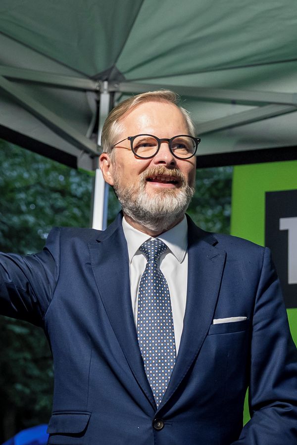 Expremiér Fiala se vyjádřil k Filipu Turkovi: Bouchl do stolu a mluvil spoustě lidí z duše. Nezavděčil se všem  - fotka 1/1