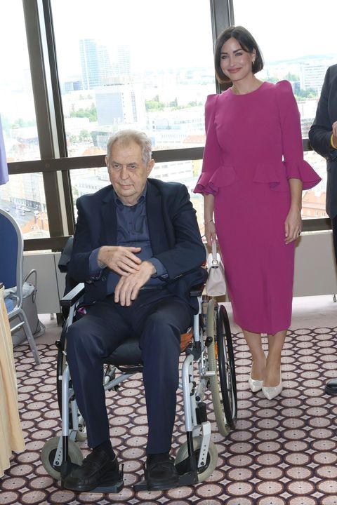 První vyjádření o zdravotním stavu Miloše Zemana od jeho blízké kamarádky: Alex Mynářová promluvila