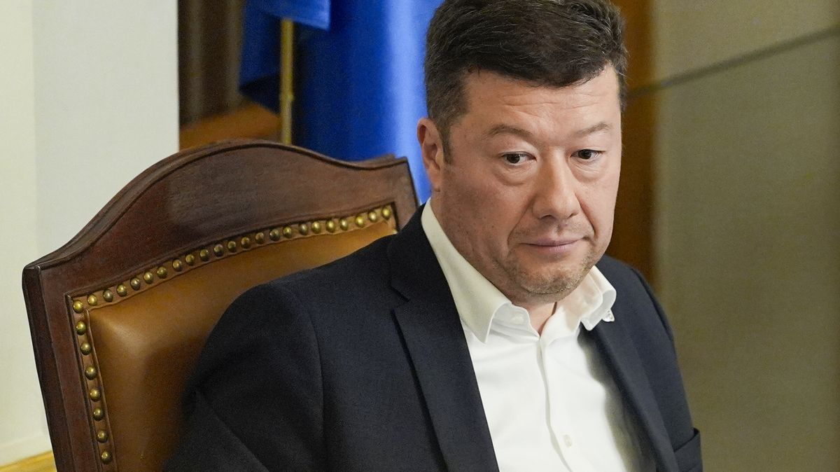 Tomio Okamura sundal ukrajinskou vlajku: Splněný sen se mu záhy změnil v noční můru. Přispěla i Černochová