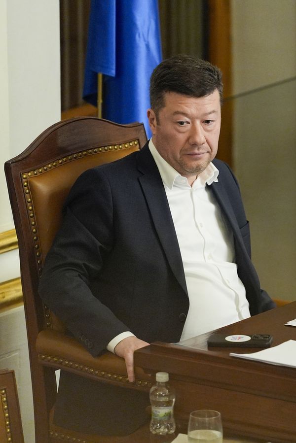 Tomio Okamura sundal ukrajinskou vlajku: Splněný sen se mu záhy změnil v noční můru. Přispěla i Černochová - fotka 1/1