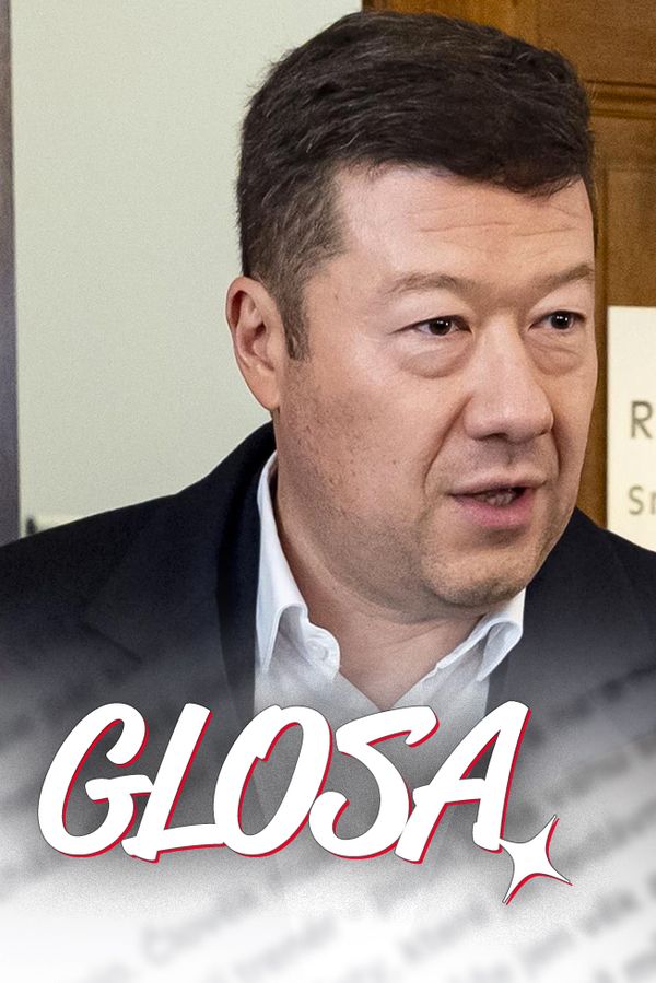 Glosa: Okamura na Národní nedorazil, asi zase někde držel štafle. Turek to dal, ale vyslechl si svoje - fotka 1/1