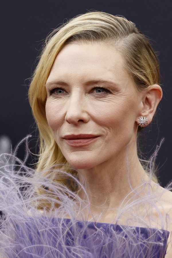 Eko, bio a chlupatá: Cate Blanchett pohořela v opeřeném modelu. Jako rostoucí plíseň, míní lidé - fotka 1/1