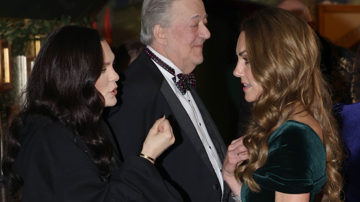 Dojemné setkání matek bojovnic: Zpěvačka po mastektomii v objetí s princeznou Kate. Společného nepřítele řádně zdrbly