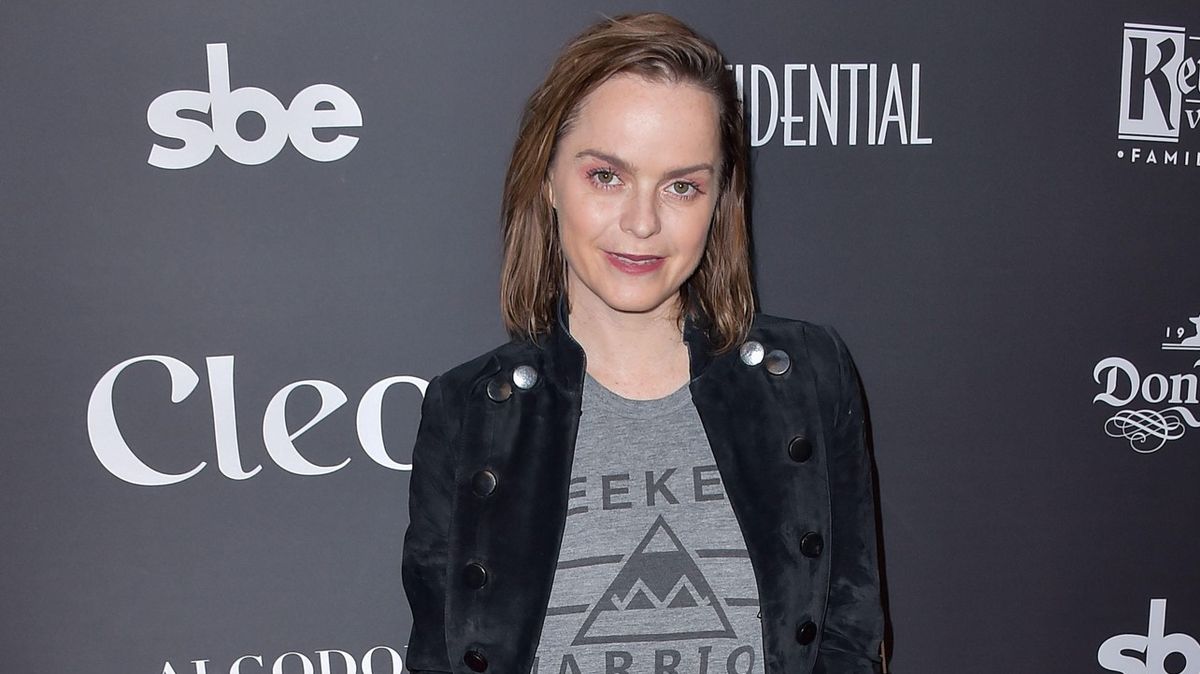 Herečka z Orange Is the New Black šokovala na sociální síti. Při tanci se svlékla a ukázala ňadra