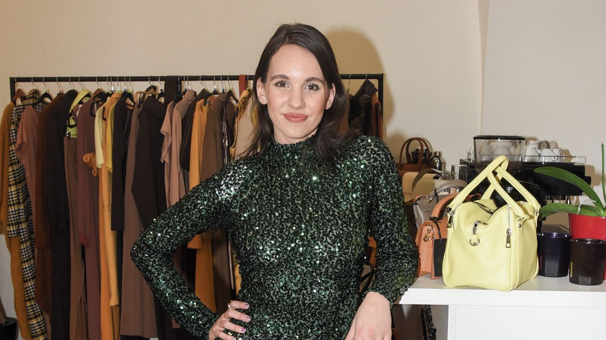 Celá Kardashianka! Míša Tomešová ukázala v obepnutých šatech pozadí. Konečně prý má ženské tvary