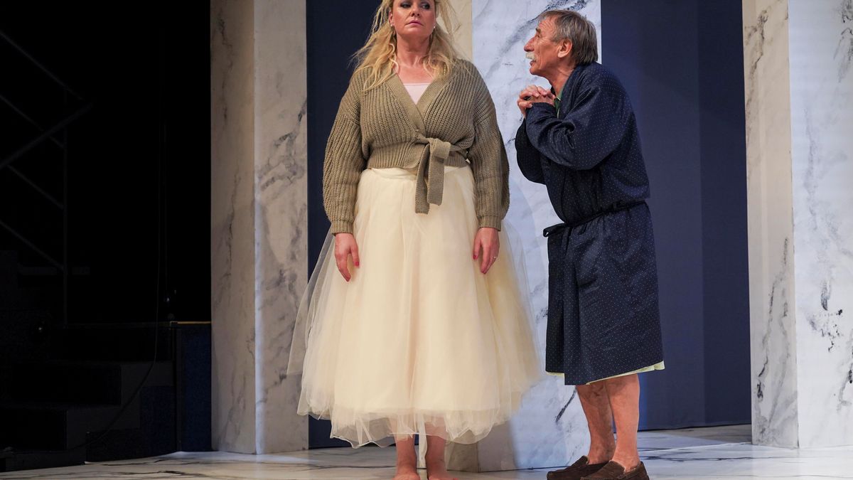 Zhubla a snaží se držet si figuru: Kostým ale herečce Marice Procházkové přidal netušená kila. Tylovou sukýnku už ne!