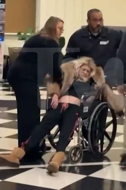 Strach o hvězdu Prciček: Taru Reid odvezli bezvládnou z hotelu. Zdrogovali mě, tvrdí dříve závislá herečka - fotka 1/1