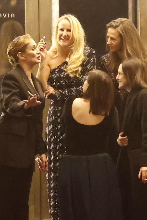 Jej, to bylo veselo! Monika Absolonová to po Tháliích rozjela s kamarádkami v noční Praze - fotka 1/1