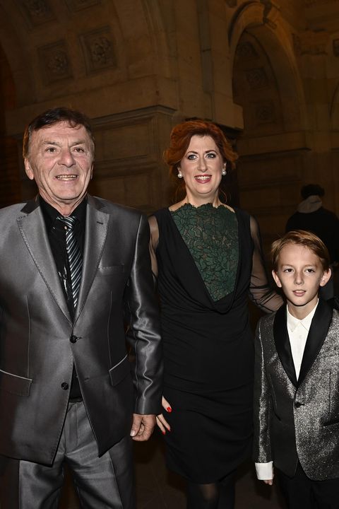 Osmiletého Maxmiliána pořádně vymódili! Pavel Trávníček (75) oblékl synovi lesklejší oblek, než měl on sám