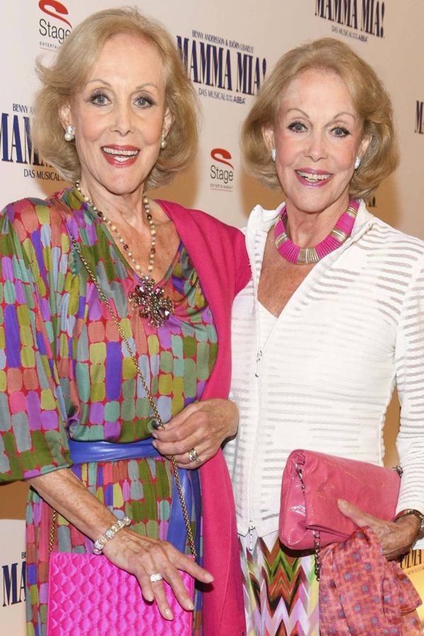 Slavná dvojčata (†89), která tančila i se Sinatrou, se rozhodla pro asistovanou sebevraždu. V říjnu zářila na premiéře - fotka 1/1