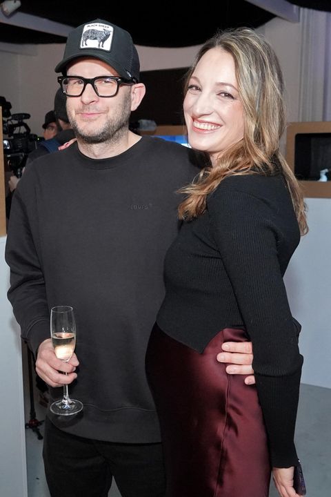 Bývalý zeťák Pawlowské s těhotnou přítelkyní: Na vernisáži odtajnil TMBK pohlaví miminka