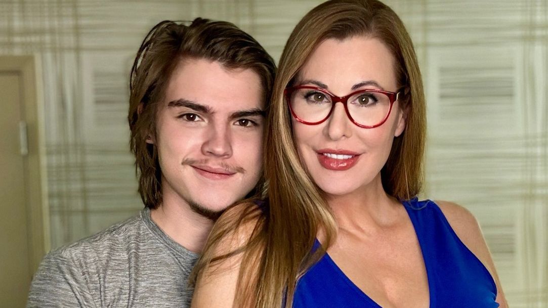 Modelka (56) randí jen s dvacetiletými. „Starší jsou mrzutí, mladší mají energii a jsou výkonnější,“ tvrdí