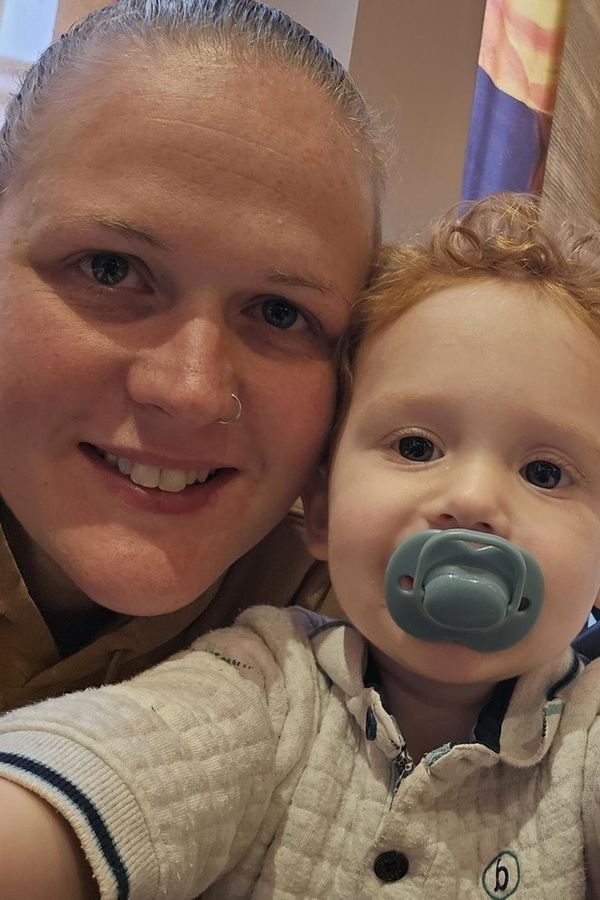 Žena našla dárce spermatu zdarma na Facebooku a má díky němu syna: Nikomu bych to nedoporučila, říká  - fotka 1/1