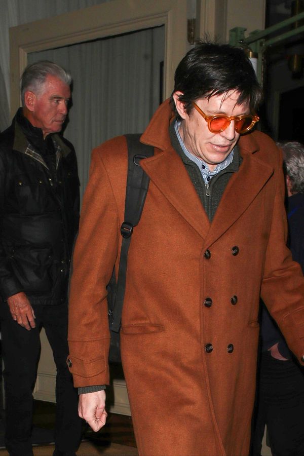 Pierce Brosnan se po 20 letech setkal se synem, jehož kdysi odstřihl kvůli drogám. Takhle dnes vypadá - fotka 1/1