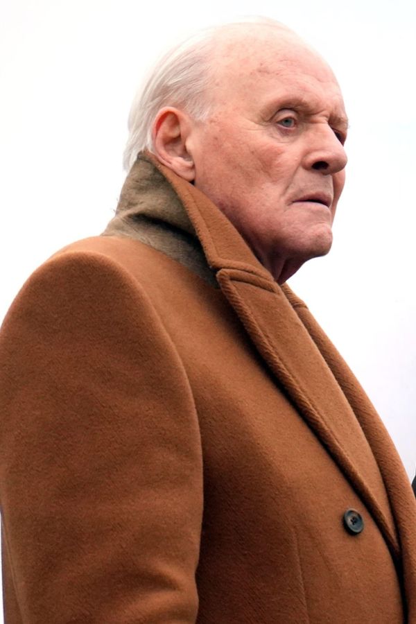 50 let si nedal ani loka, rodinné vztahy už ale neslepil: Byl jsem monstrum, alkohol mě stál dceru, tvrdí Anthony Hopkins - fotka 1/1