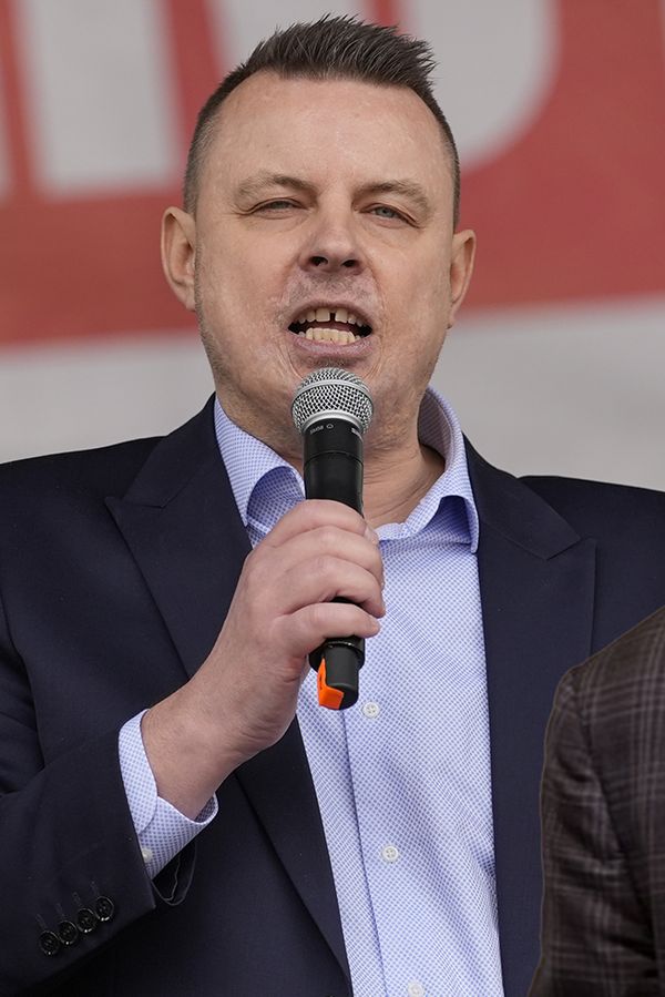 Je to bezpáteřní hajzl. Klidně vás pověsí na kandelábr, vypálil proti Jindřichu Rajchlovi senátor Václav Láska - fotka 1/1