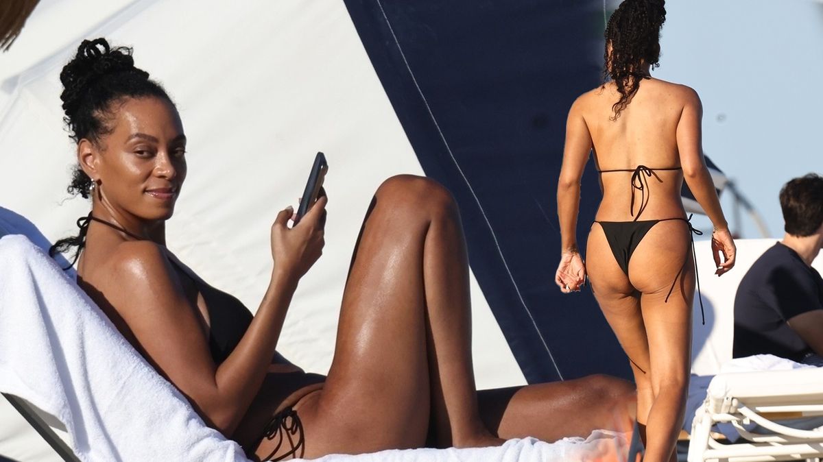 Žádné oblé boky jako sestra Beyoncé, ale zadeček jako dva kmínky: Solange na pláži ukázala křivky i přítele Escobara