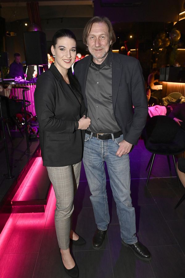 Krize ve vztahu se zpěvačkou zažehnána: Jan Antonín Duchoslav už dal o 29 let mladší přítelkyni i klíče od bytu - fotka 1/1