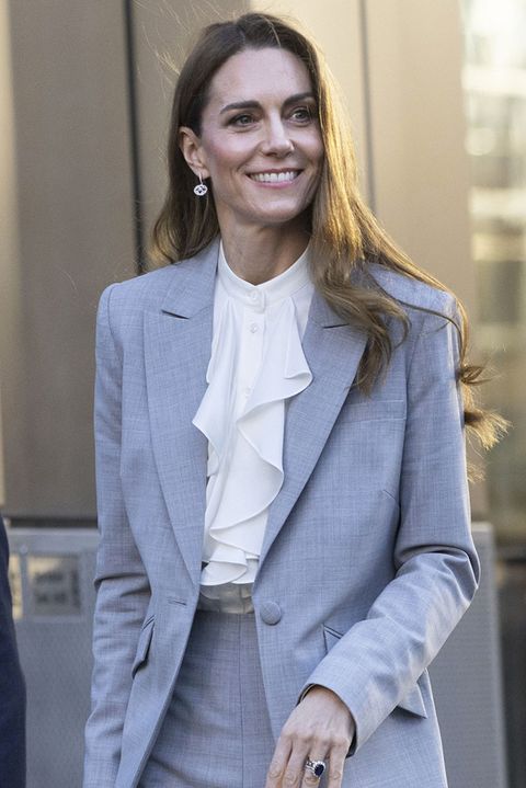 Vypadá starší, má pytle pod očima a hubená je tak, že jí padají prsteny. Princezna Kate děsí britský lid