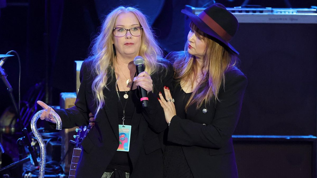 Pětkrát za den jsem upadla, nohy mám v háji. Vyhublá Kelly z Ženatého se závazky otevřeně o roztroušené skleróze