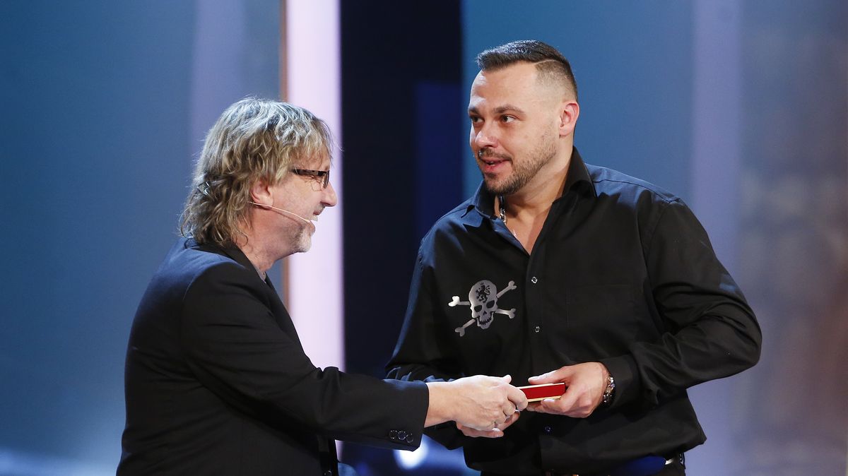 Ostudný kalkul Hurikána Dalibora Jandy: Pokřtil desku Ortelovi a kňoural, jak za komunismu trpěl. Disident hadr