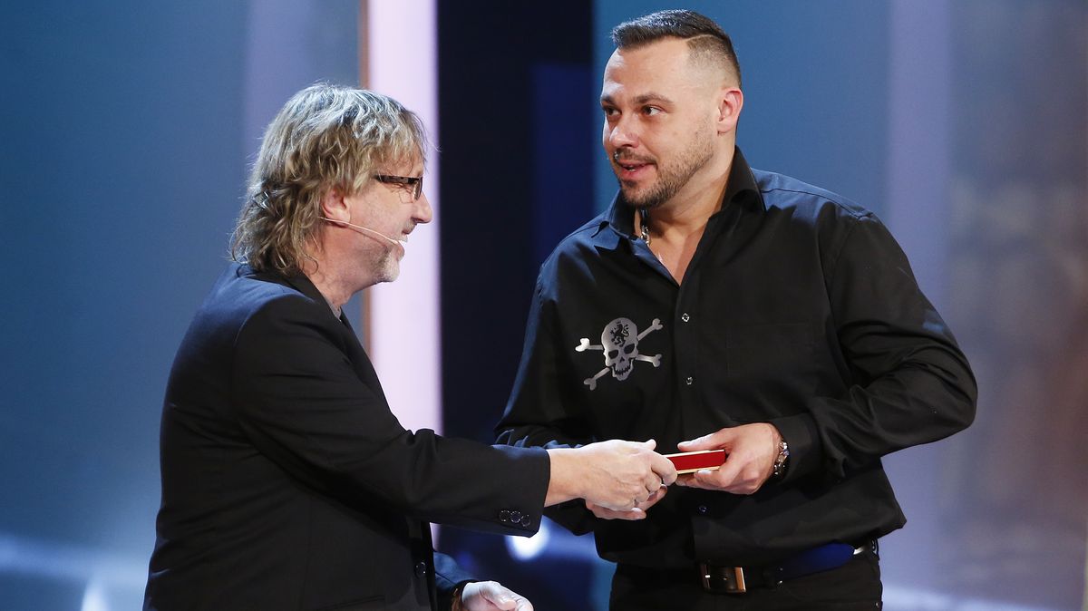 Ostudný kalkul Hurikána Dalibora Jandy: Pokřtil desku Ortelovi a kňoural, jak za komunismu trpěl. Disident hadr