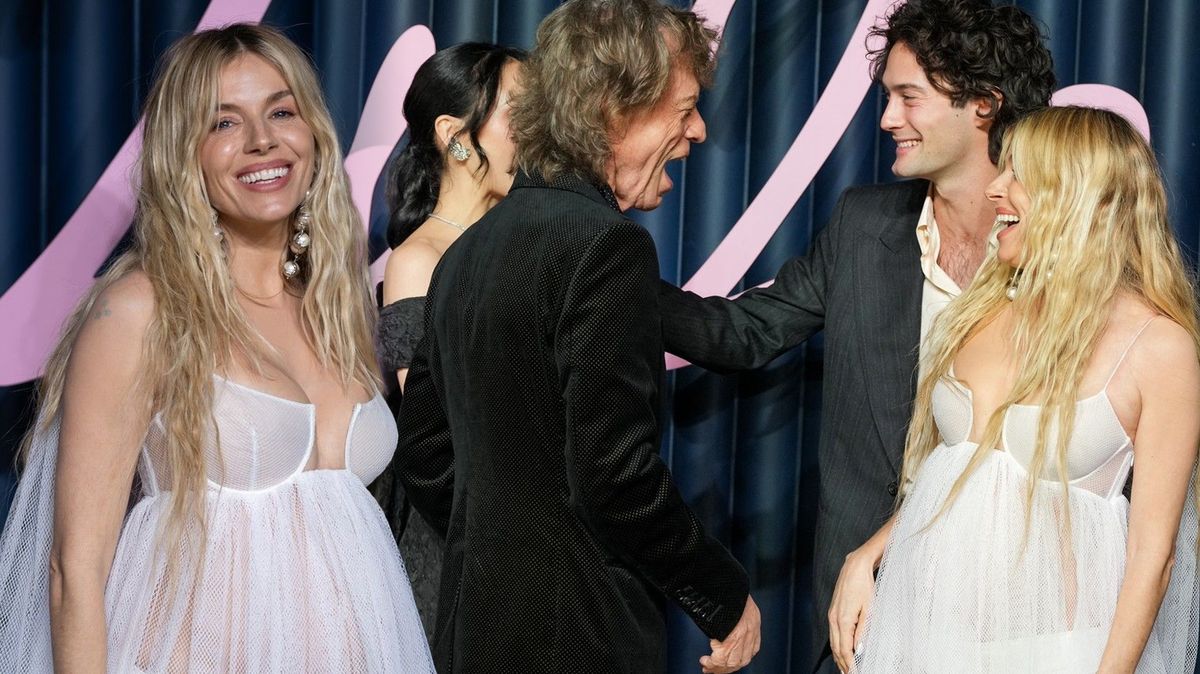 Zpráva, co rozněžnila i Micka Jaggera: Herečka Sienna Miller (43) čeká třetí dítě. Druhé s o dost mladším partnerem (28)