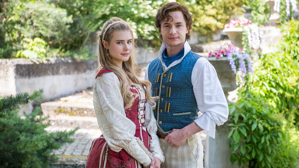 Oskar Hes poprvé jako princ a rovnou ve štědrovečerní pohádce: Odvážné „princátko“ i nešika. Přítelkyně je nadšena