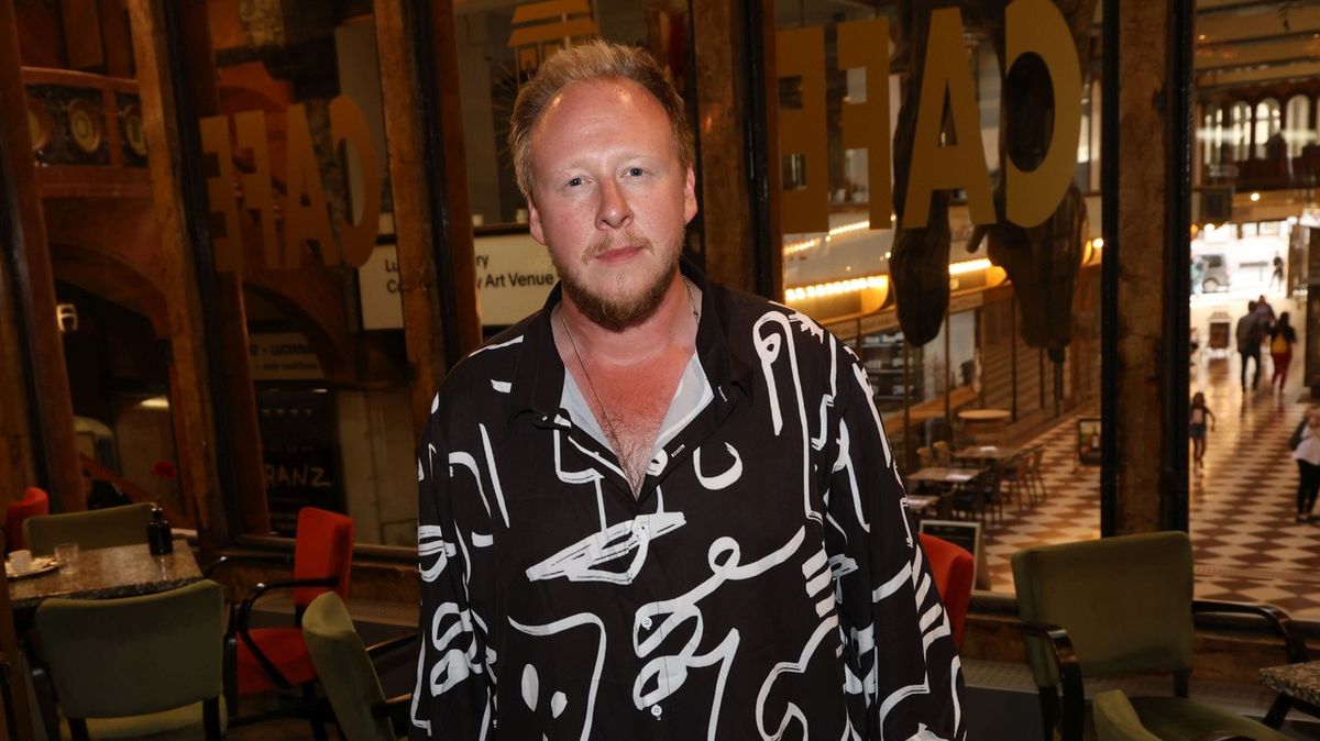 Blahobytný Štěpán Kozub v silvestrovské Všechnopárty zmátl diváky: Kam se poděl ten týpek z posilovny? ptají se