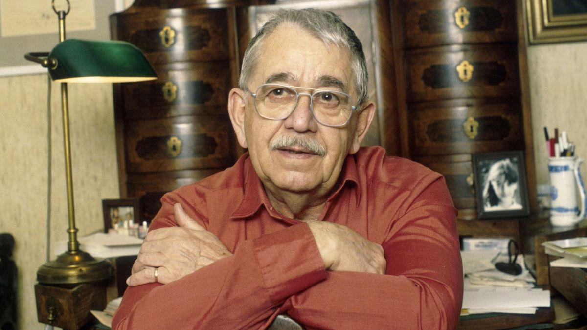 Skřítek Hajaja se zastřelil, aby neumíral jako kamarád Horníček. U topení se připravoval na krematorium