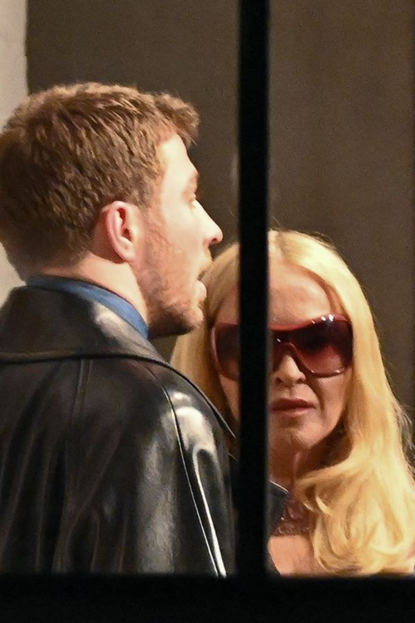 Dlouhé ticho musel prolomit moudrý syn: Madonna se po 20 letech setkala s exmanželem Guyem Ritchiem - fotka 1/1