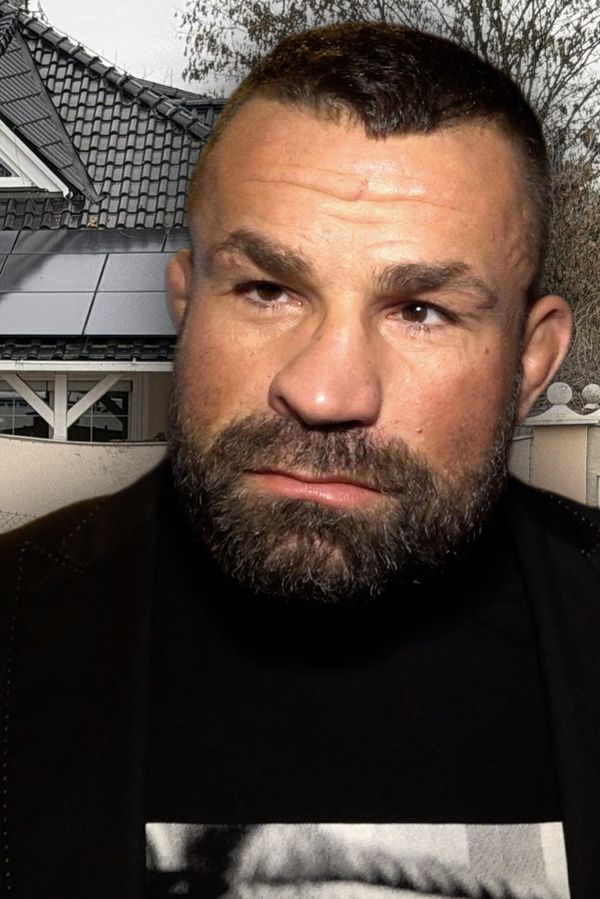 Policejní razie u Karlose Vémoly. Maskovaného zápasníka vyvedli v poutech! - fotka 1/1