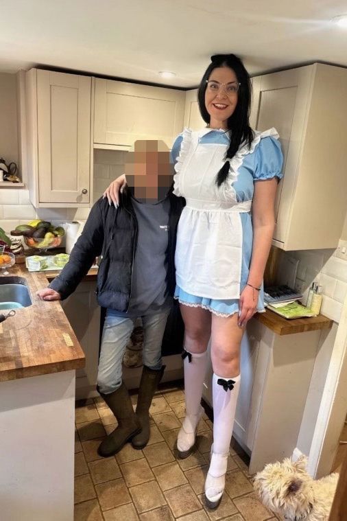 Ženu vysokou 196 cm vyhazují z dámských veřejných toalet: Myslí si, že jsem chlap, stěžuje si  - fotka 1/1