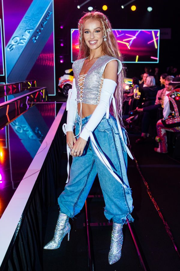 Zpěvačka Sima je těhotná! Slovenská diva ukázala rostoucí bříško. Gratulace poslaly Bílá i Bagárová - fotka 1/1