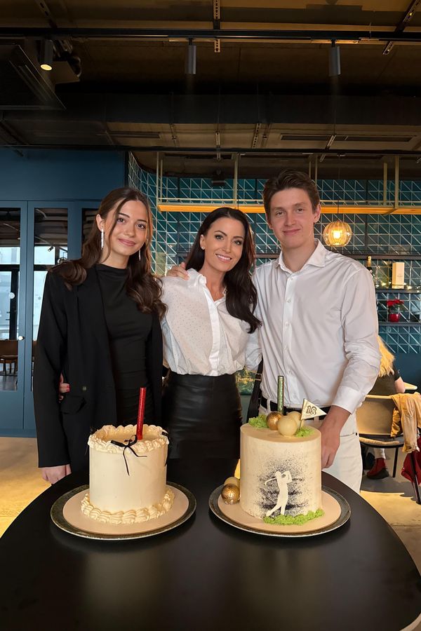 Velký den Gabriely Partyšové. Její syn Kristian oslavil osmnáctiny! Po jeho boku nechyběla další krásná brunetka - fotka 1/1