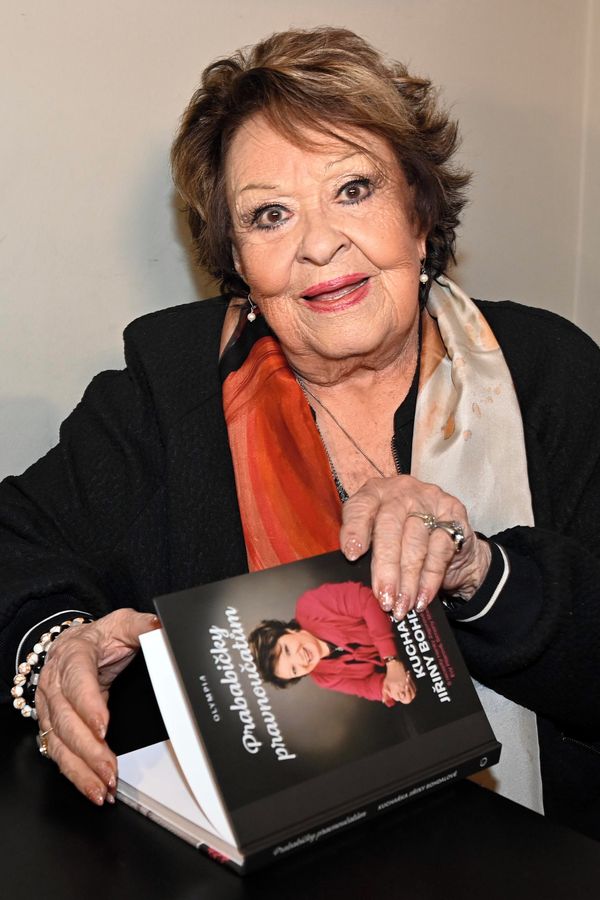 Slzy ve studiu. Jiřina Bohdalová rozplakala kolegyni Leoše Mareše. Vše se odehrálo během chvíle - fotka 1/1