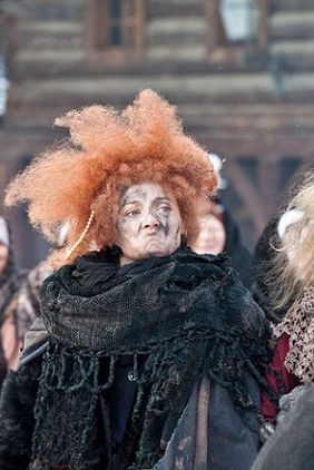 Za trest půjdeš do lesa, a bez fialek se nevracej! Veronika Žilková si svou nejdrsnější rolí v pohádce splnila svůj sen - fotka 1/1