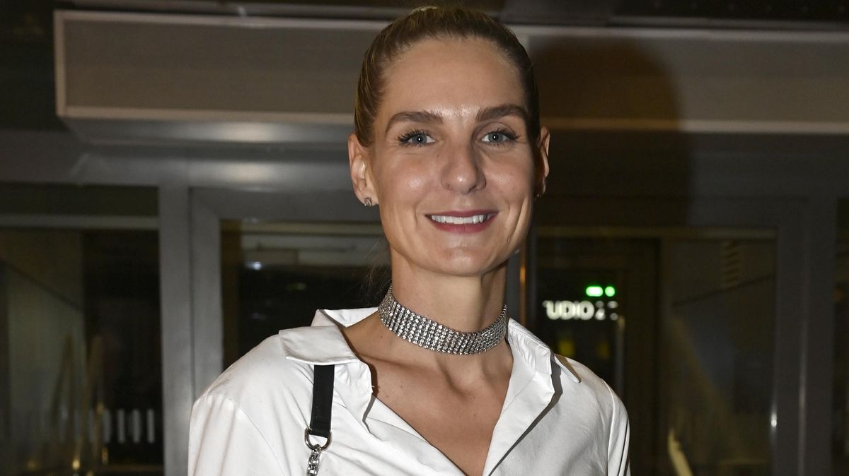 Vítězka Zrádců Mia šla do plavek: Něžnosti s přítelem na dovolené v exotice. Příprava na Survivor? ptají se fanoušci