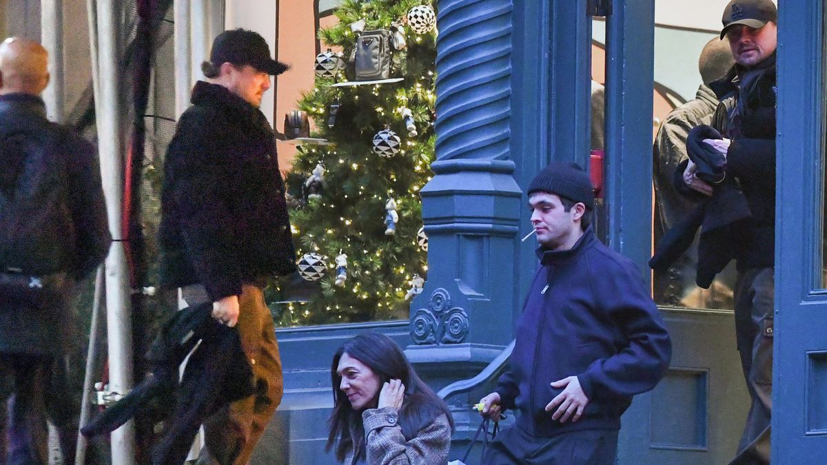 Vánoční pohoda, cigárko a samé luxusní kousky. Tohle je vážné, Leonardo DiCaprio vyrazil na nákupy s rodinou své milé