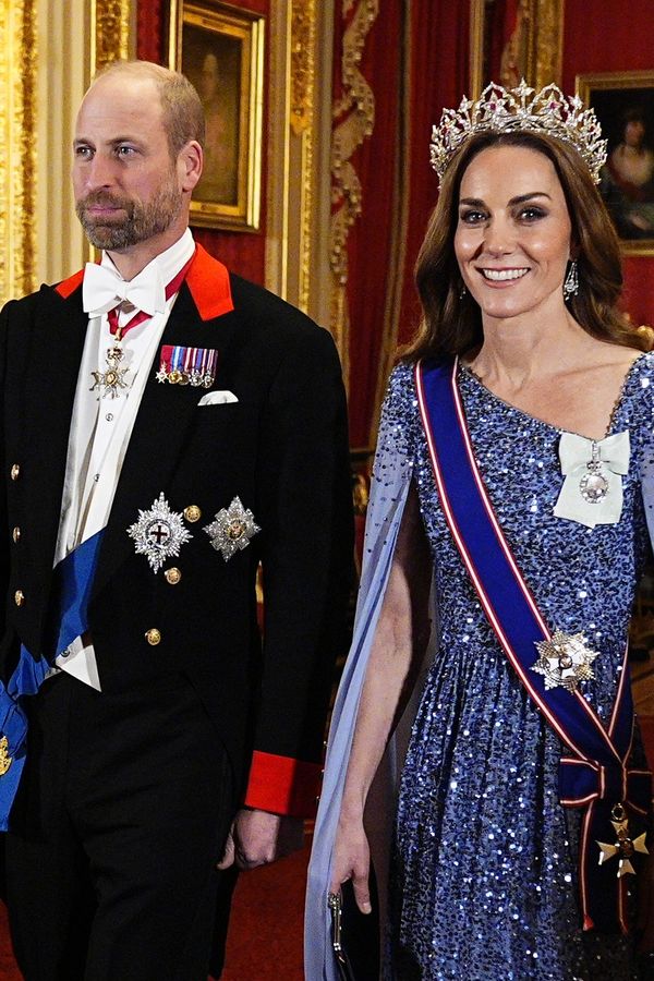 Louis ještě bez zoubků a sladěný s tatínkem. Kate a William zveřejnili vánoční přání, lidem ale letos jedna věc vadí - fotka 1/1