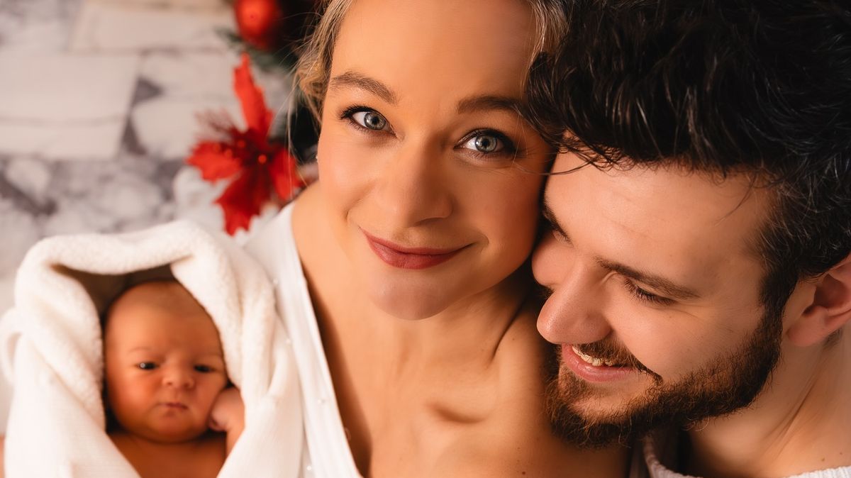 Rozkošné vánoční fotky s dětmi: Mottlová se pochlubila miminkem, Leitgeb syny a Salákovi se na jeden snímek nevešli