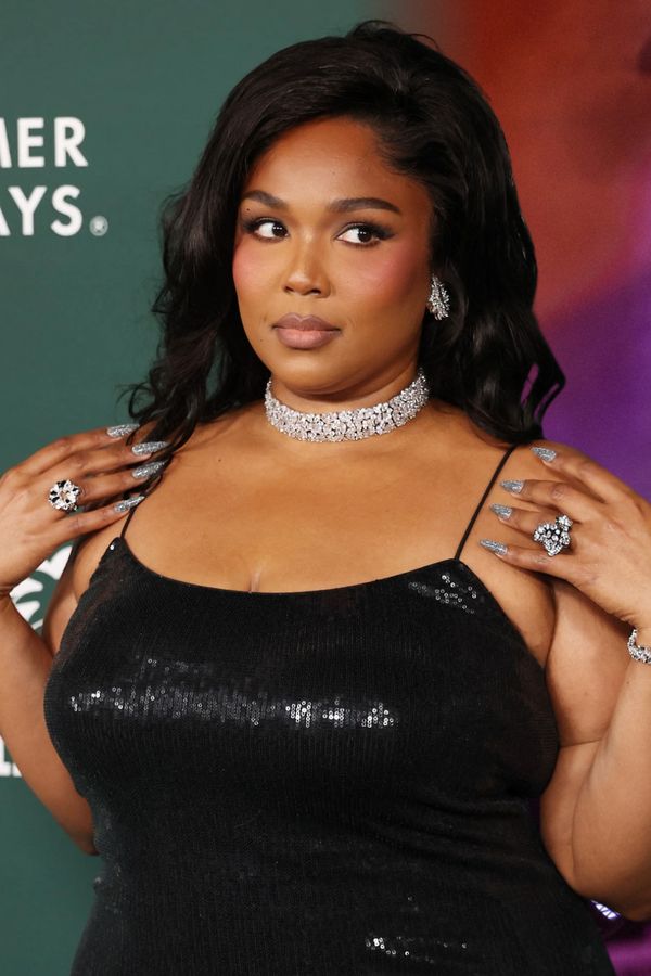 Zrovna já, že bych vyhodila někoho kvůli vyšší váze? Zpěvačka Lizzo se směje a slaví částečné vítězství sporu - fotka 1/1