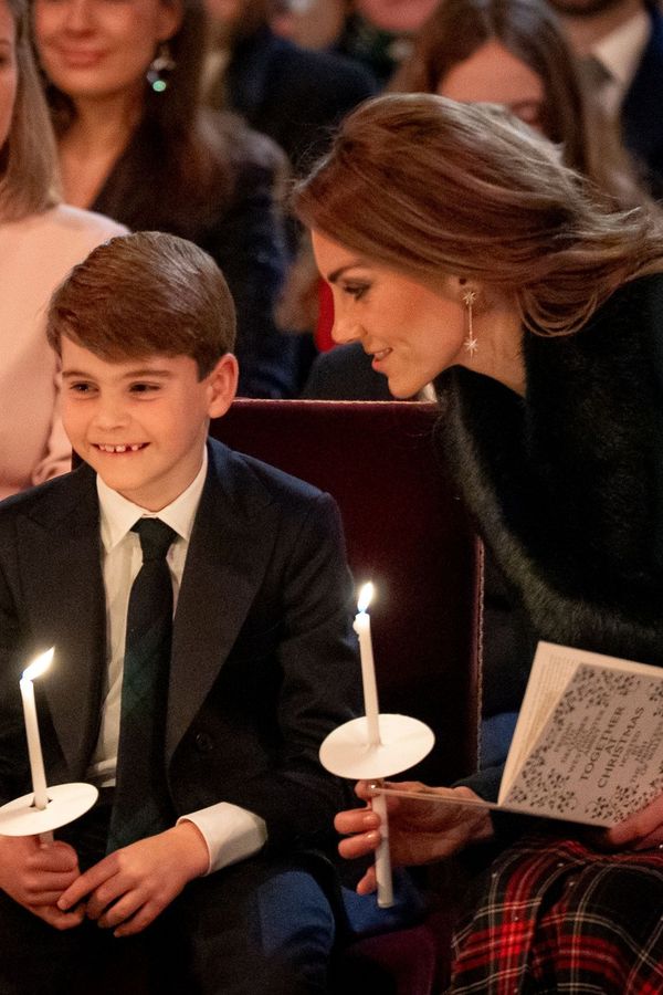 Krásný moment matky a dcery: Princezny Kate a Charlotte o Vánocích dojaly fanoušky - fotka 1/1