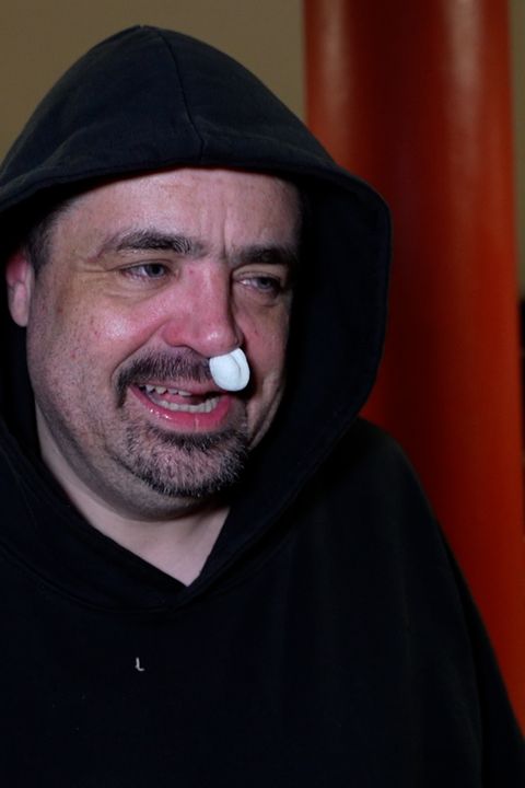 Zlomený nos a vulgarismy: Exstarosta Novotný dostal nakládačku a řekl, jak se na zápas připravoval v kriminále