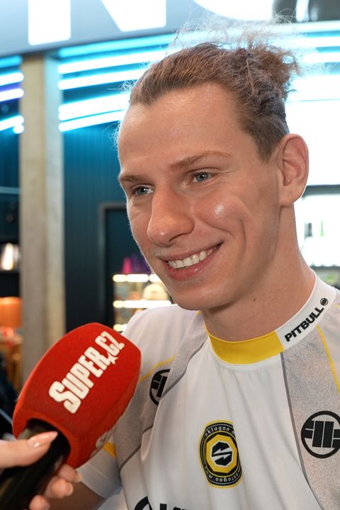 Po oficiálním vážení bojovníků skončil na kapačkách: Takhle vypadala příprava vítěze Survivoru Pavla do Oktagonu