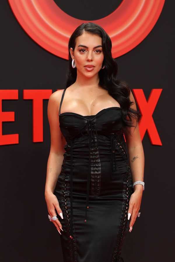 Ronaldova Georgina vzbudila v bikinách nebývalý rozruch: A přidala i momentky s dětmi a slavným snoubencem - fotka 1/1