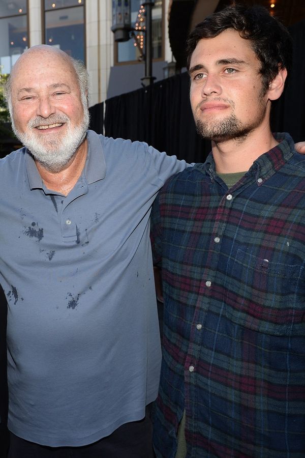 Z toho mrazí: Po vraždě rodičů, ze které je obviněn, se Nick Reiner procházel po benzince jako by nic - fotka 1/1