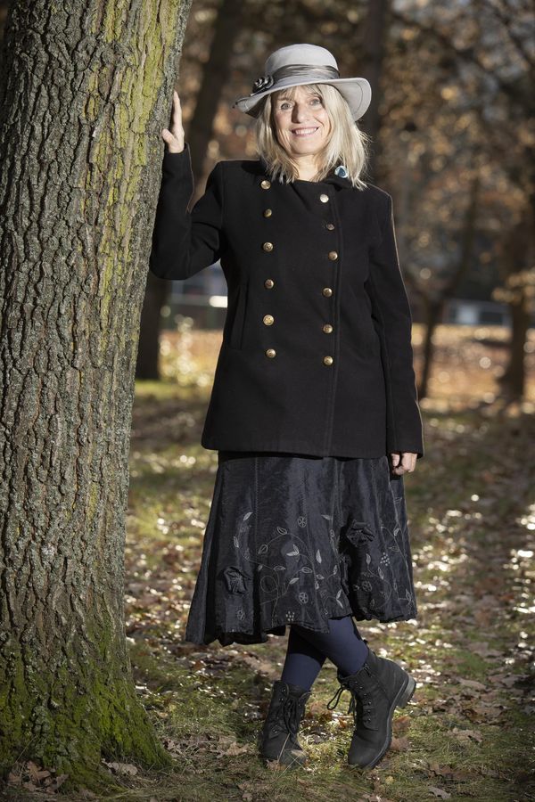 Kam zmizela něžná Růženka z Jak se budí princezny? Je mámou čtyř dětí a pomáhá v nemocnicích. A v 65 je pořád krásná! - fotka 1/1